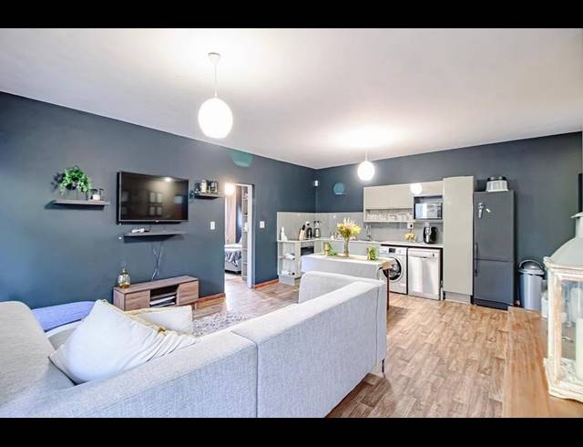 2 BEDROOM PROPERTY TO RENT IN MENLO PARK